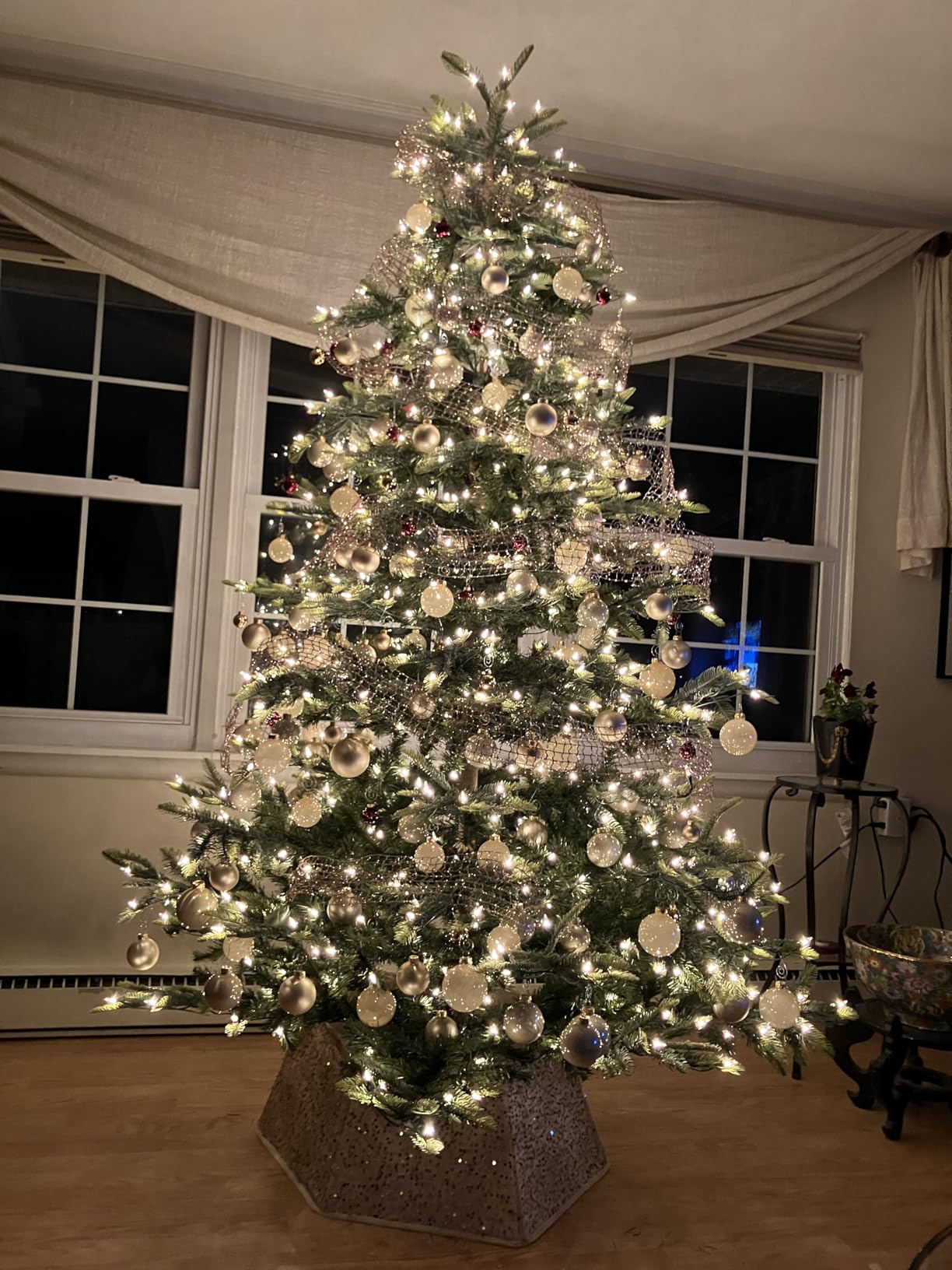 Puleo International 7.5ft Pre-Lit Aspen Fir Artificial Christmas Tree